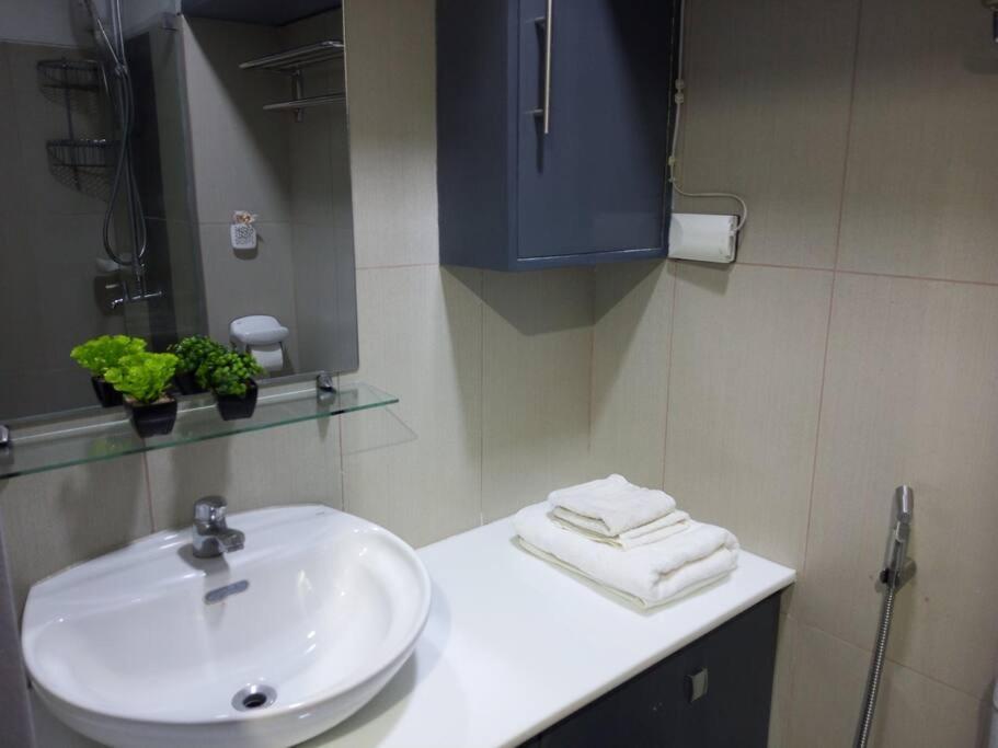 Casa Cintores Condo Near Picc With Free Parking Manila Esterno foto
